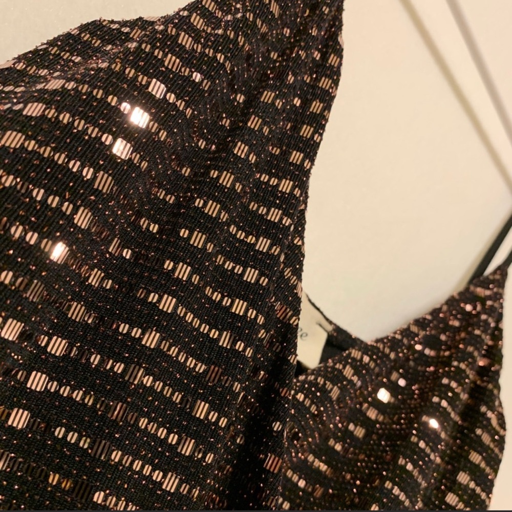 ✨👗3 Short Dresses & 1 Robe Bundle ✨ - Picture 9 of 16